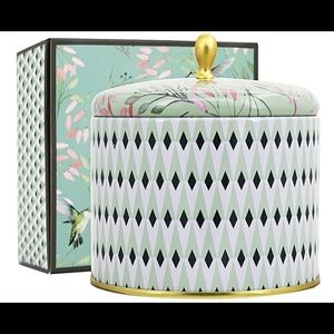 La Jolie Muse White Tea Two Wick Large Candle
